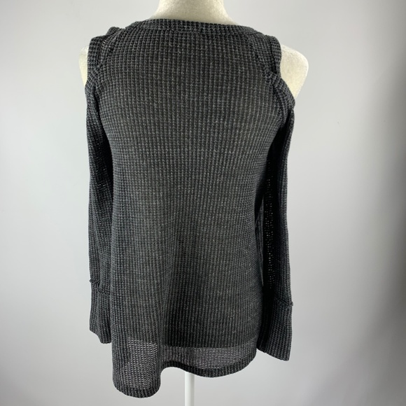 I.Joah Small Blouse Shoulder Cut Out Thermo Waffle - Picture 4 of 6